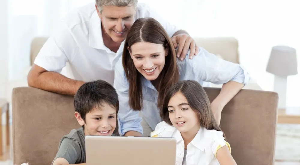 Educación digital en familia: ¿Cuál es el rol de los padres?